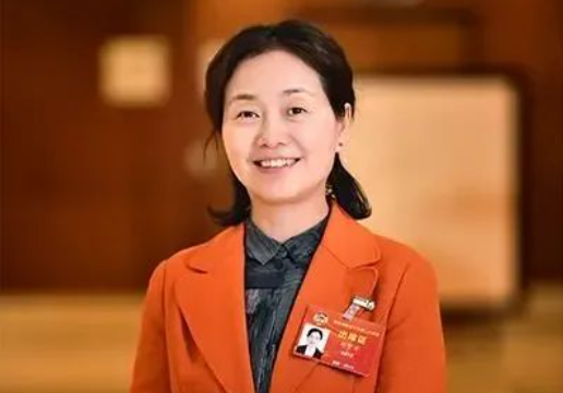 湖南省政協(xié)委員邱夢(mèng)丹