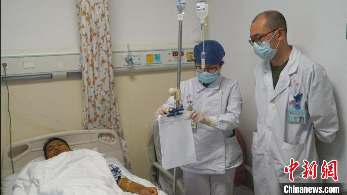 陳先生接受人胚胎干細胞誘導分化的肝細胞制劑治療?！∪祟?lèi)干細胞國家工程研究中心 供圖